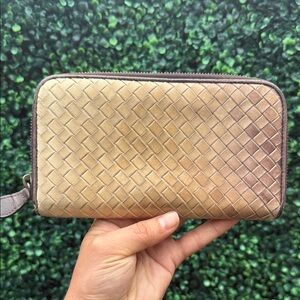 Bottega Veneta Gold and Brown Ombre Zip-Up Woven Wallet